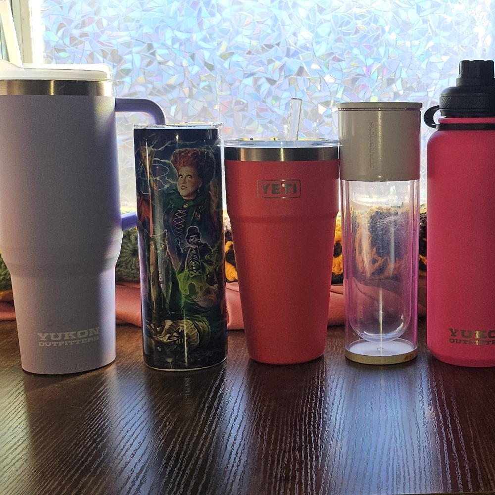 Lot of tumblers